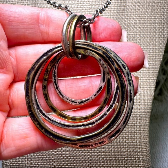 Vintage inspired multi-ring layered pendant necklace Boho Old Money - Picture 2 of 4